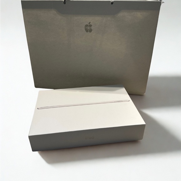 Apple Silver Box and Bag Set - Picture 1 of 3